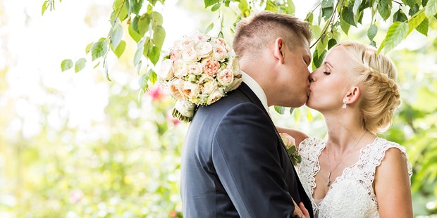 Hochzeitsfotos - Copyright und Rechte: Bilder auf Social Media erlaubt - Aschaffenburg - MIENOGRAPHIE