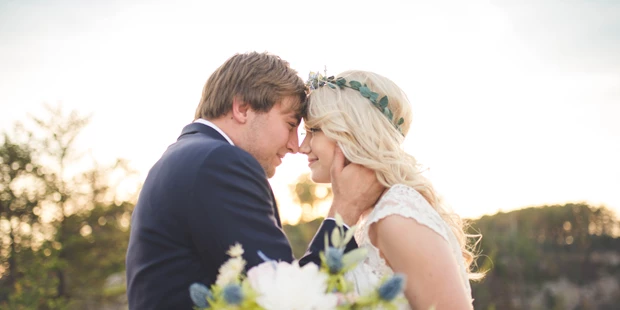 Hochzeitsfotos - Copyright und Rechte: Bilder auf Social Media erlaubt - Kirchlauter - Rebecca Stephenson 