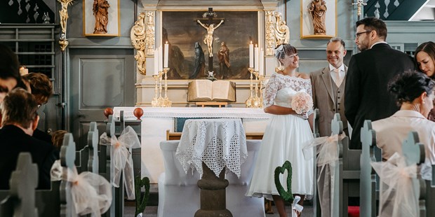 Hochzeitsfotos - Videografie buchbar - Wassertrüdingen - Juliane Kaeppel - authentic natural wedding photography