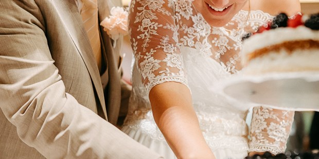Hochzeitsfotos - Copyright und Rechte: Bilder auf Social Media erlaubt - Großerlach - Juliane Kaeppel - authentic natural wedding photography