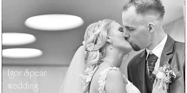 Hochzeitsfotos - Copyright und Rechte: Bilder auf Social Media erlaubt - Altenfelden - Igor Spear