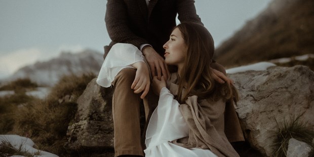 Hochzeitsfotos - Copyright und Rechte: Bilder auf Social Media erlaubt - Kißlegg - Sonnenuntergang nach Abenteuer Elopement in den Tiroler Bergen  - Dan Jenson Photography