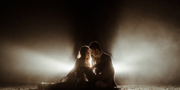 Hochzeitsfotos - Art des Shootings: Fotostory - Kißlegg - Kurzes Brautpaarshooting for der Heimfahrt nach einem schönen Elopement in den Bergen - Dan Jenson Photography