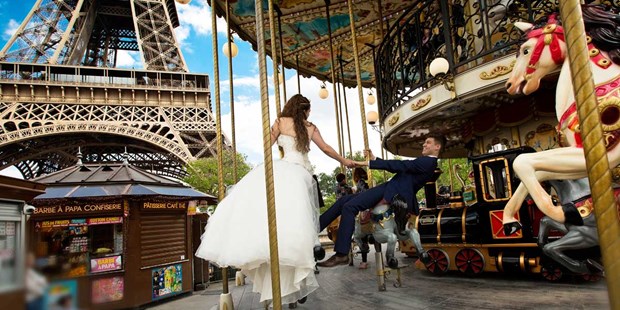 Hochzeitsfotos - Fotobox mit Zubehör - Das Leben ist wie eine Karusel   - Fotografenmeisterin Aleksandra Marsfelden