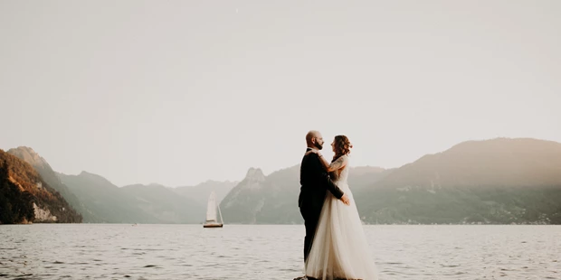 Hochzeitsfotos - Copyright und Rechte: Bilder auf Social Media erlaubt - Oberthan - After Wedding Shooting in Gmunden - Unterm Stein. - fessellos Fotografie