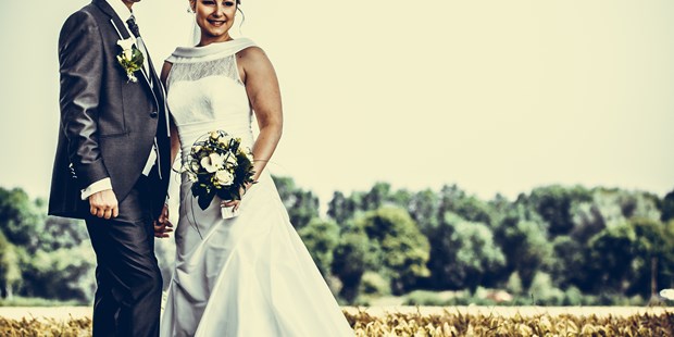 Hochzeitsfotos - Art des Shootings: Trash your Dress - Fließ - Stefan Gerlach Photography