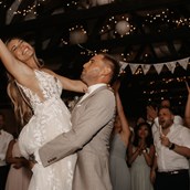 Hochzeitsfotograf - BLISS & DELIGHT AUTHENTIC WEDDING PHOTOS AND VIDEOS