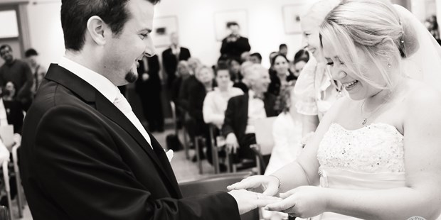 Hochzeitsfotos - Copyright und Rechte: Bilder auf Social Media erlaubt - PLZ 4560 (Österreich) - iQ-Foto
