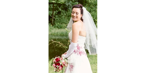 Hochzeitsfotos - Copyright und Rechte: Bilder privat nutzbar - Ottstedt am Berge - Happy bride... - neero Fotografie und Grafik