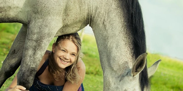 Hochzeitsfotos - Berufsfotograf - Neunburg vorm Wald - Und noch ein Foto von mir mit meinem Pferd damit ihr seht mit wem ihr es zu tun habt:-)  - Yvonne Obermüller Fotografie