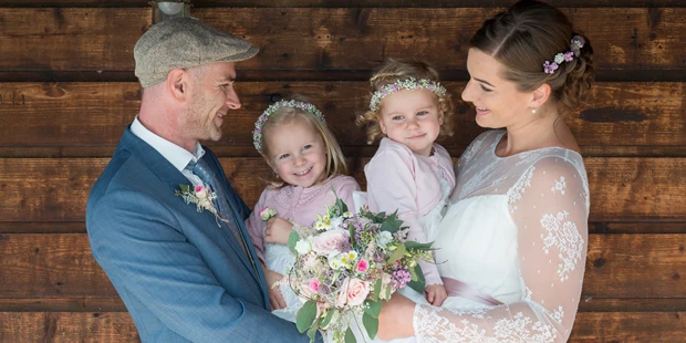 Hochzeitsfotos - Copyright und Rechte: Bilder auf Social Media erlaubt - Altenfelden - Living Moments Photography
