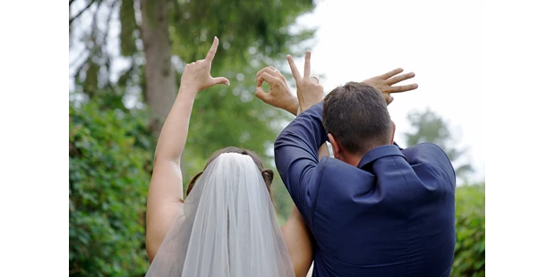 Hochzeitsfotos - Art des Shootings: Hochzeits Shooting - Sertschach - LOVE - Liebe liegt in der Luft - Fink Pictures by Iris Fink 