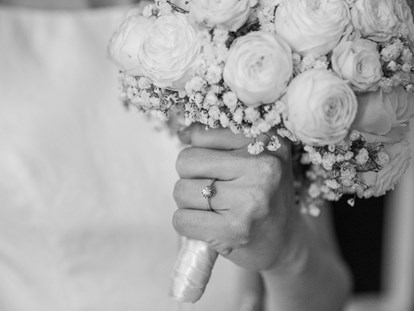Hochzeitsfotos - Copyright und Rechte: Bilder auf Social Media erlaubt - Sooß (Hürm) - Kathrin Werth