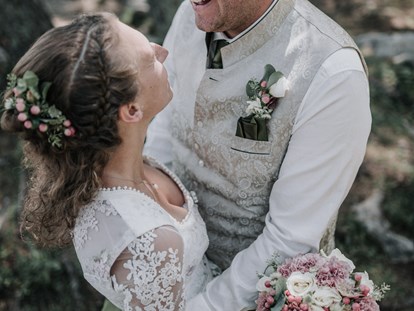Hochzeitsfotos - Art des Shootings: Portrait Hochzeitsshooting - Hochzeit auf der Tauplitzalm - Shots Of Love - Barbara Weber Photography