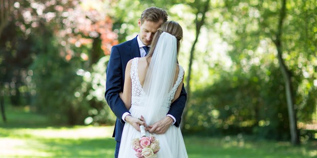 Hochzeitsfotos - Copyright und Rechte: Bilder auf Social Media erlaubt - Donauraum - Angela Kalista