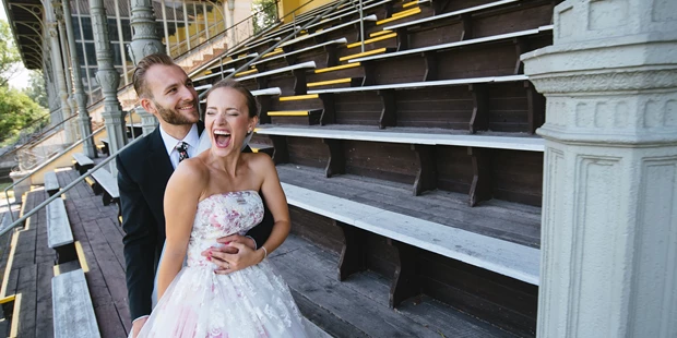 Hochzeitsfotos - Copyright und Rechte: Bilder auf Social Media erlaubt - Wien Währing - Lukas Bezila