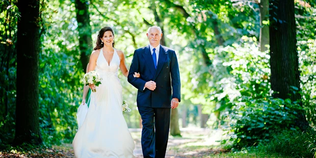 Hochzeitsfotos - Copyright und Rechte: Bilder auf Social Media erlaubt - Ental - Lukas Bezila