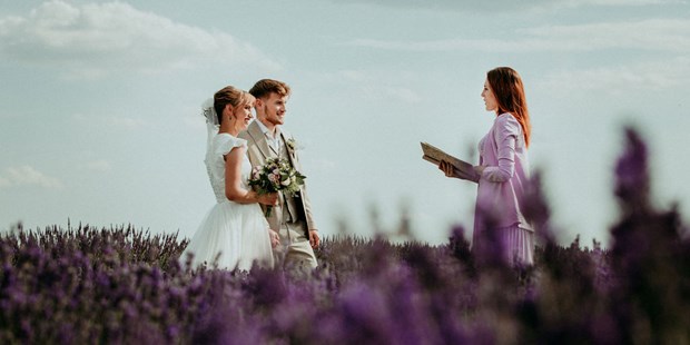Hochzeitsfotos - Copyright und Rechte: Bilder auf Social Media erlaubt - Großrußbach - Linh Schröter