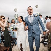 Hochzeitsfotograf - Ein Tag voller Liebe braucht Fotos voller Leben - LOVE & LIGHTS by Mario Schmitt
