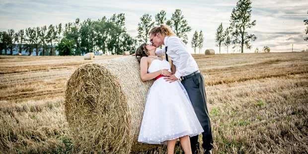 Hochzeitsfotos - Art des Shootings: Hochzeits Shooting - Korneuburg - ShodganFoto - Daria Sanetra 