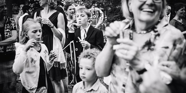 Hochzeitsfotos - Copyright und Rechte: Bilder auf Social Media erlaubt - Hiddenhausen - Hochzeit im Blick
