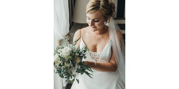Hochzeitsfotos - Videografie buchbar - Schraden - getting ready - Jennifer & Michael Photography