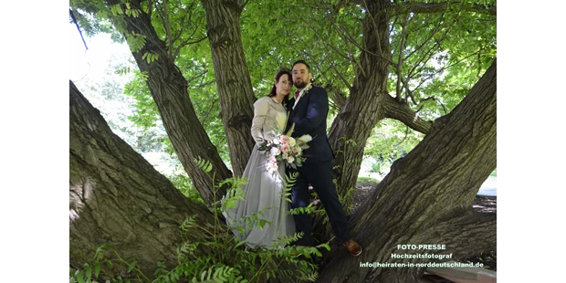 Hochzeitsfotos - Art des Shootings: Portrait Hochzeitsshooting - Rendsburg - #brautpaarshooting hamburg#
#fotograf balzerek# - REINHARD BALZEREK