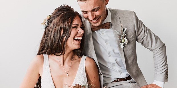 Hochzeitsfotos - Art des Shootings: 360-Grad-Fotografie - Brunn (Straßwalchen) - lachende Braut - Lars Boob