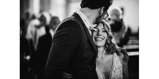 Hochzeitsfotos - Copyright und Rechte: Bilder auf Social Media erlaubt - Soest - Fabian Strauch | Fotojournalist