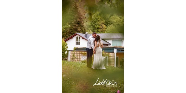 Hochzeitsfotos - Art des Shootings: Fotostory - Guggenthal - Lichtgrün Design & Photo - Linda Mayr
