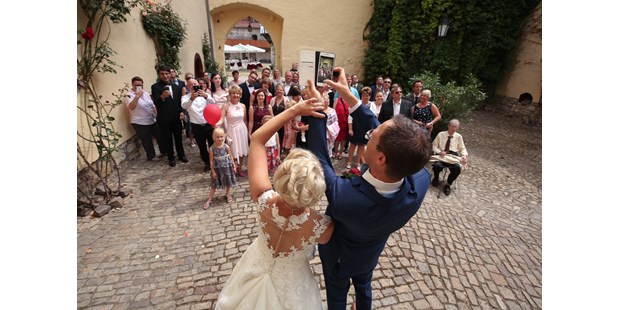 Hochzeitsfotos - Art des Shootings: Trash your Dress - Frankenau - Fotostudio Armin Zedler