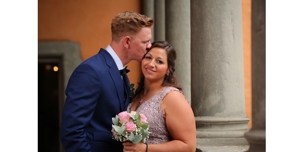 Hochzeitsfotos - Copyright und Rechte: Bilder auf Social Media erlaubt - PLZ 45881 (Deutschland) - Fotostudio Armin Zedler