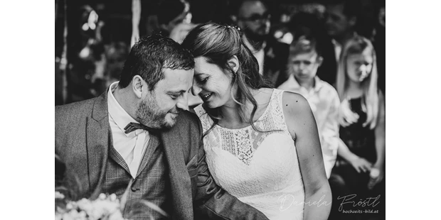 Hochzeitsfotos - Copyright und Rechte: Bilder auf Social Media erlaubt - Maria-Lanzendorf - Hochzeit beim Jagawirt in der Steiermark  - Daniela Fröstl