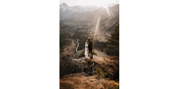 Hochzeitsfotos - Sankt Florian (Sankt Florian) - After-Wedding-Shooting am Berg im Salzkammergut in Oberösterreich - Kosia Photography