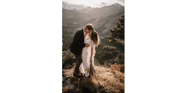 Hochzeitsfotos - Copyright und Rechte: Bilder auf Social Media erlaubt - Altenfelden - After-Wedding-Shooting am Berg im Salzkammergut in Oberösterreich - Kosia Photography