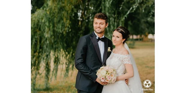 Hochzeitsfotos - Copyright und Rechte: Bilder auf Social Media erlaubt - Vöhl - fliederfilm - Hochzeitsfilme & Hochzeitsfotografie