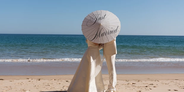 Hochzeitsfotos - Copyright und Rechte: Bilder auf Social Media erlaubt - Kirchlauter - Strandhochzeit in Portugal - Studio Galo Photography