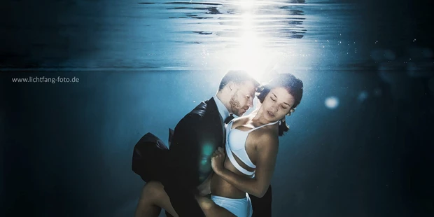 Hochzeitsfotos - Fotobox mit Zubehör - Hünfeld - After Wedding Shooting Unterwasser, Tiefe ca. 1,50 m, Saalfeld an der Saale 2017 - Lichtfang Weimar
