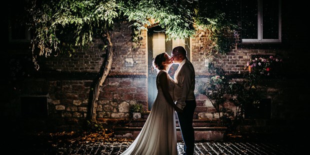 Hochzeitsfotos - Östringen - Brautpaarportraitsbilder bei Nacht - Matthias Raith Hochzeitsfotograf