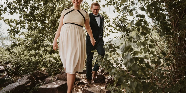 Hochzeitsfotos - Copyright und Rechte: Bilder auf Social Media erlaubt - Enghagen am Tabor - Verliebtes Hochzeitspaar - Boris Hoika