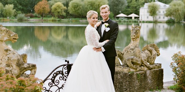 Hochzeitsfotos - Copyright und Rechte: Bilder auf Social Media erlaubt - Traumhochzeit im Schloss Leopoldskron - Melanie Nedelko - timeless storytelling