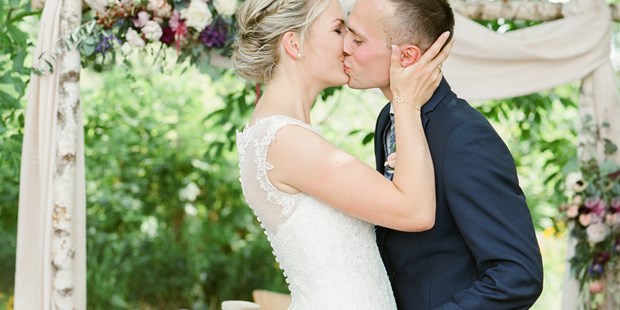 Hochzeitsfotos - Copyright und Rechte: Bilder auf Social Media erlaubt - Bruck bei Tödling - Melanie Nedelko - timeless storytelling