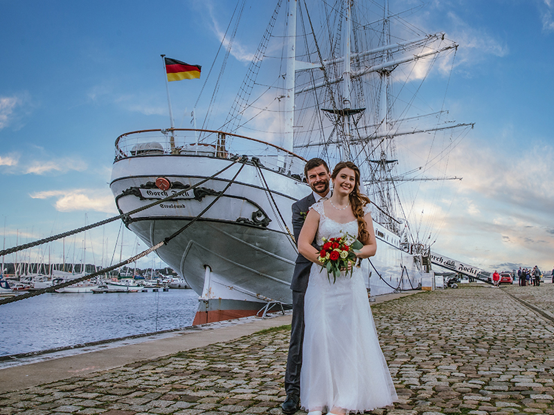 Hochzeitsfotograf - Hochzeitsfotograf Stralsund, Fotograf gesucht, günstiger Hochzeitsfotograf, Hochzeitsfotograf gesucht, Standesamt Stralsund, Gorch Fock1 - Hochzeitsfotograf Karl-Heinz Fischer
