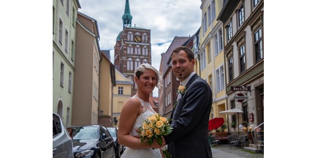Hochzeitsfotos - Art des Shootings: Portrait Hochzeitsshooting - Lübeck - Fotograf Stralsund, Fotograf Hochzeit, Fotograf gesucht, günstiger Hochzeitsfotograf  - Hochzeitsfotograf Karl-Heinz Fischer