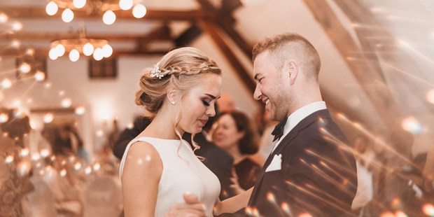 Hochzeitsfotos - Copyright und Rechte: Bilder auf Social Media erlaubt - Brandenburg Süd - Kat Erdelyi Hochzeitsfotografie