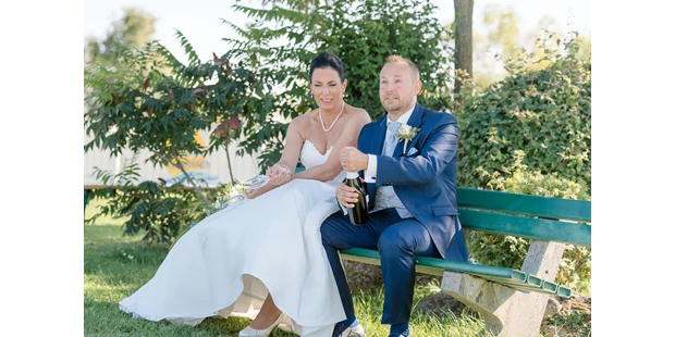 Hochzeitsfotos - Copyright und Rechte: Bilder auf Social Media erlaubt - Karlstetten - Christoph Dittrich Fotograf