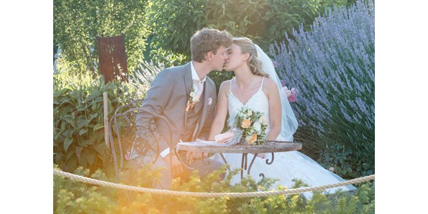 Hochzeitsfotos - Copyright und Rechte: Bilder auf Social Media erlaubt - Sierndorf - Christoph Dittrich Fotograf