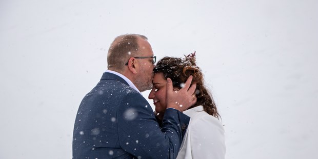 Hochzeitsfotos - Art des Shootings: Fotostory - Rinn (Rinn) - Winterhochzeit in Tirol - Hintertux - Priml Photography