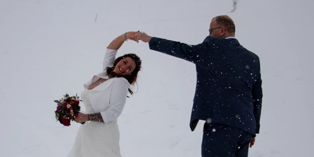 Hochzeitsfotos - zweite Kamera - Birkenberg - Winterhochzeit in Tirol - Hintertux - Priml Photography
