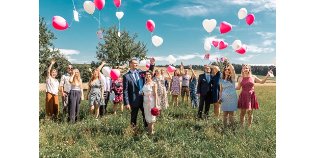 Hochzeitsfotos - Copyright und Rechte: Bilder auf Social Media erlaubt - Wien Währing - Sophisticated Wedding Pictures